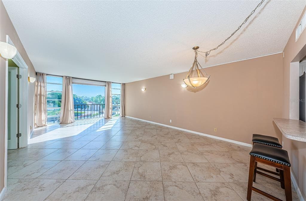 7400 SUN ISLAND Drive Unit 311, SOUTH PASADENA, FL 33707 photo 5