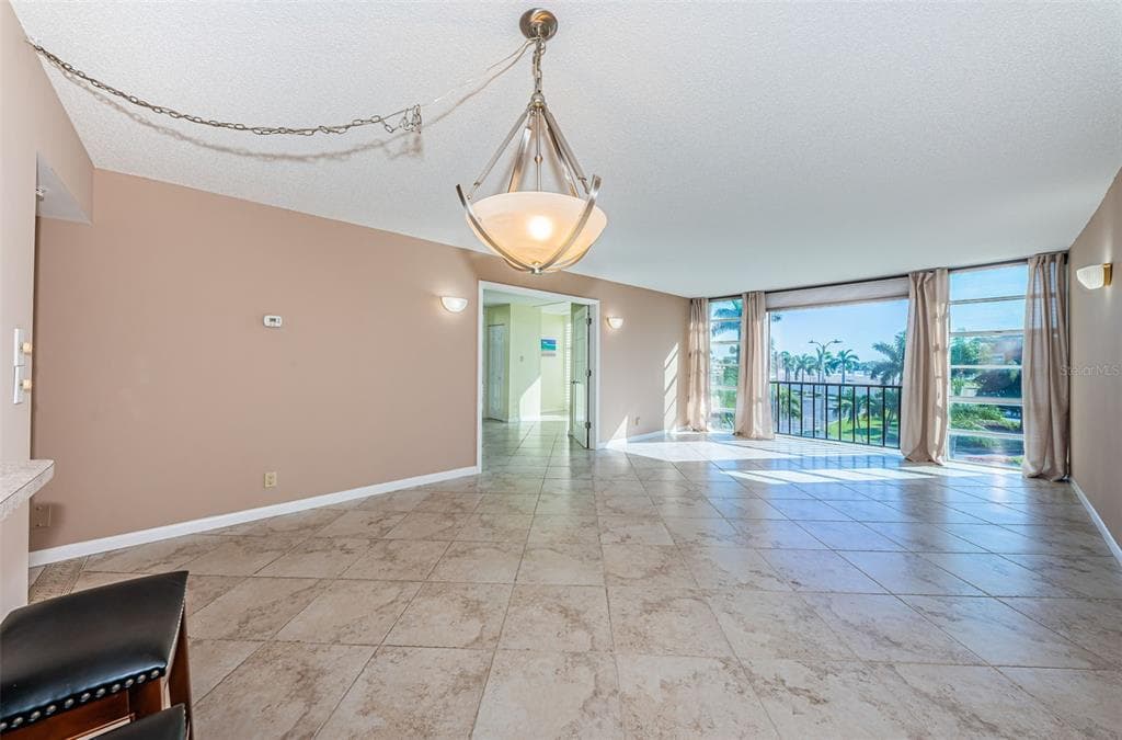 7400 SUN ISLAND Drive Unit 311, SOUTH PASADENA, FL 33707 photo 4