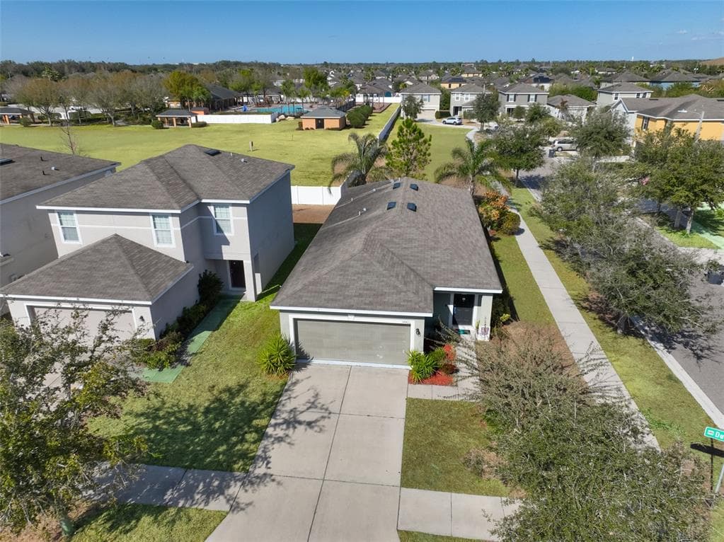 14401 DUNROBIN Drive, WIMAUMA, FL 33598