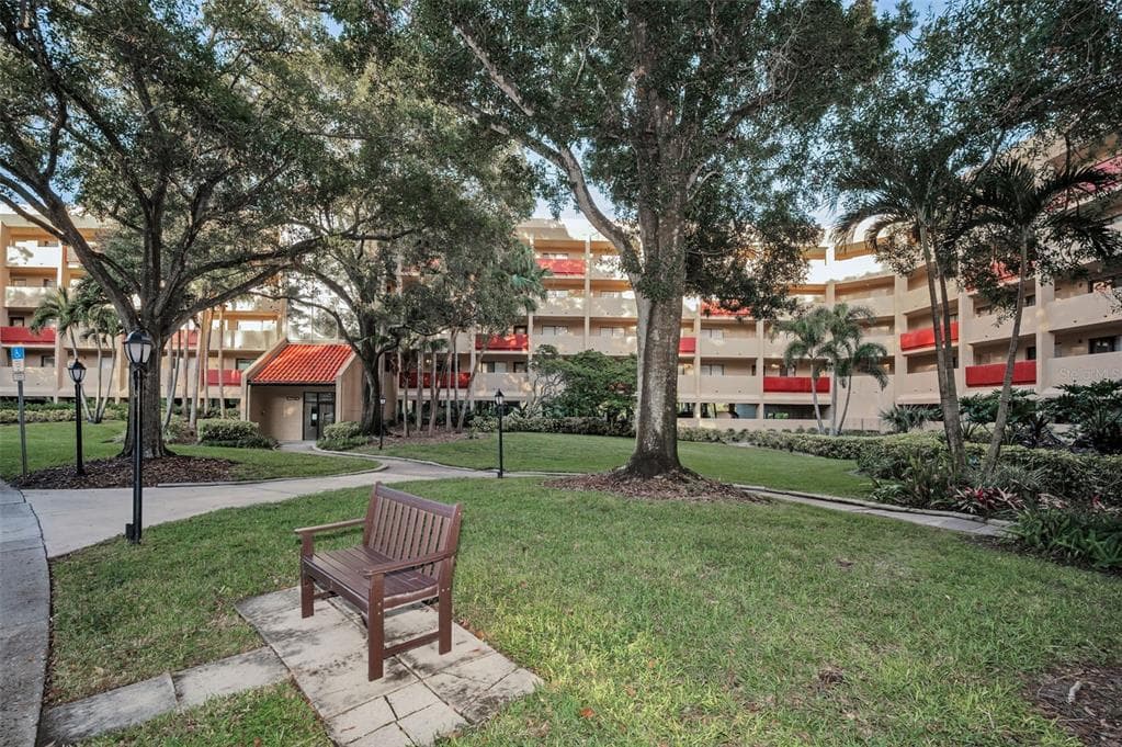 3062 EASTLAND BOULEVARD Unit 105, CLEARWATER, FL 33761 photo 2
