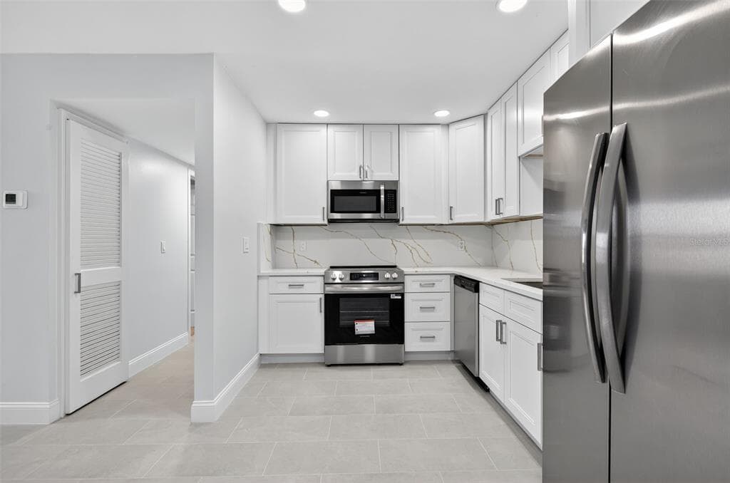 4915 ELDORADO DRIVE, TAMPA, FL 33615 photo 5