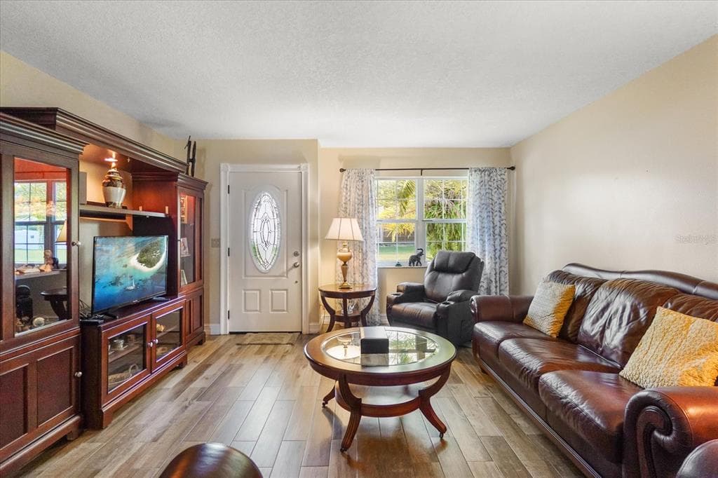 2217 65TH PLACE, Street PETERSBURG, FL 33702 photo 3