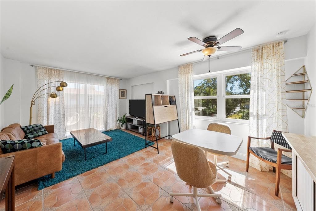 750 BURLINGTON AVENUE Unit 1H, Street PETERSBURG, FL 33701 photo 2