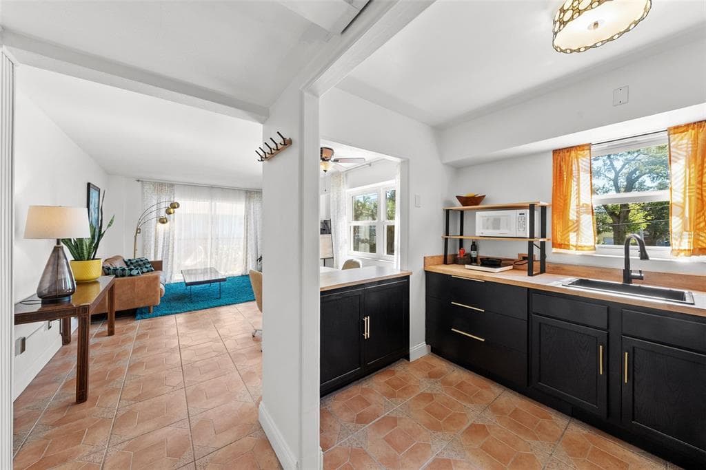 750 BURLINGTON AVENUE Unit 1H, Street PETERSBURG, FL 33701 photo 4