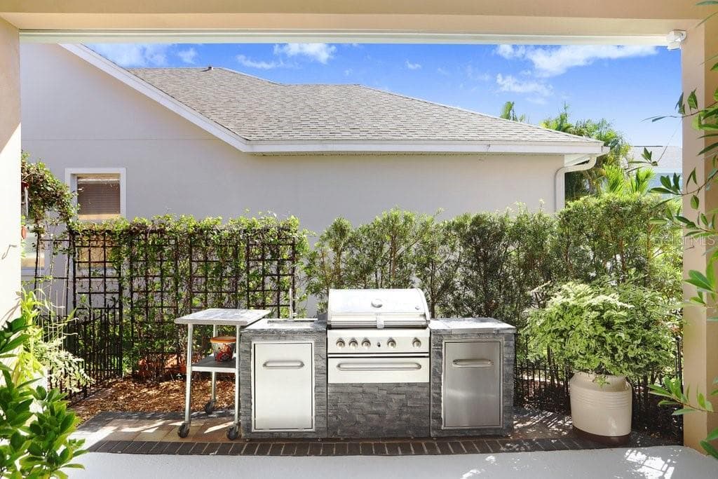 10026 SEYMOUR WAY, TAMPA, FL 33626 photo 5