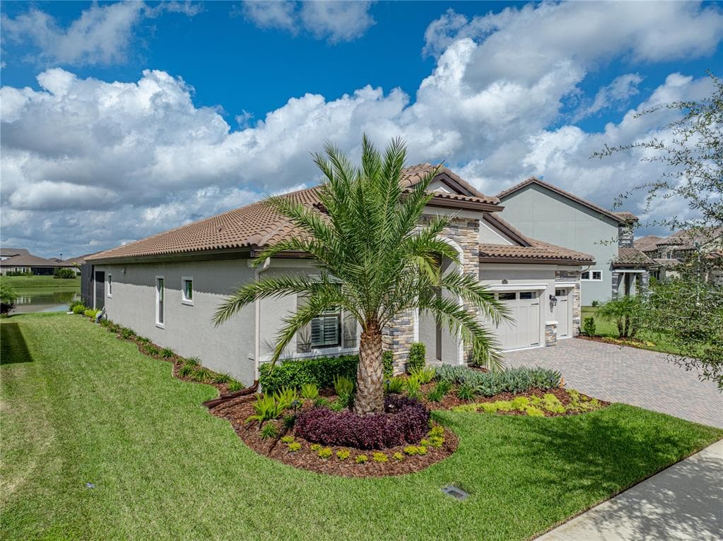 10877 RUSTIC TIMBER Loop, SAN ANTONIO, FL 33576 photo 5