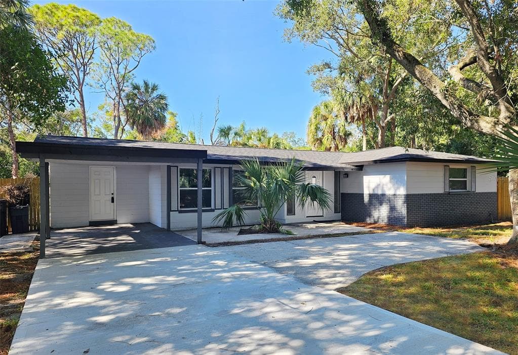 9218 MEMORIAL HIGHWAY, TAMPA, FL, 33615