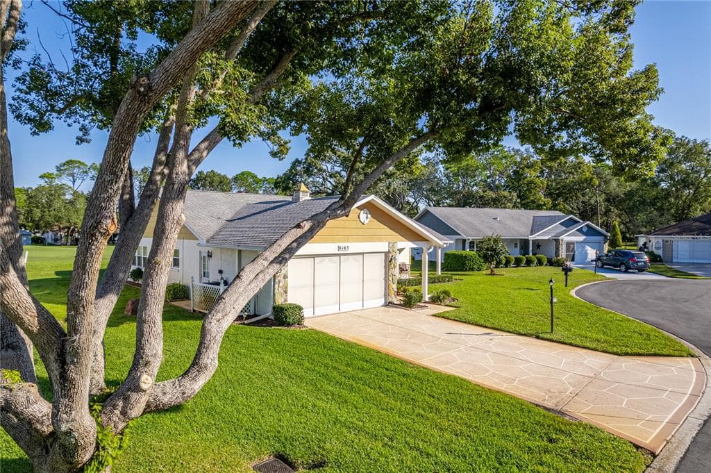 6163 SPYGLASS Court, SPRING HILL, FL 34606 photo 4