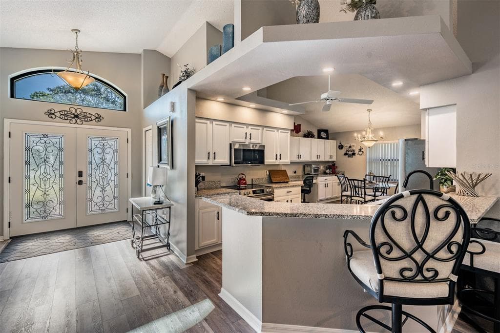 525 BENT OAK COURT, SPRING HILL, FL 34609 photo 2