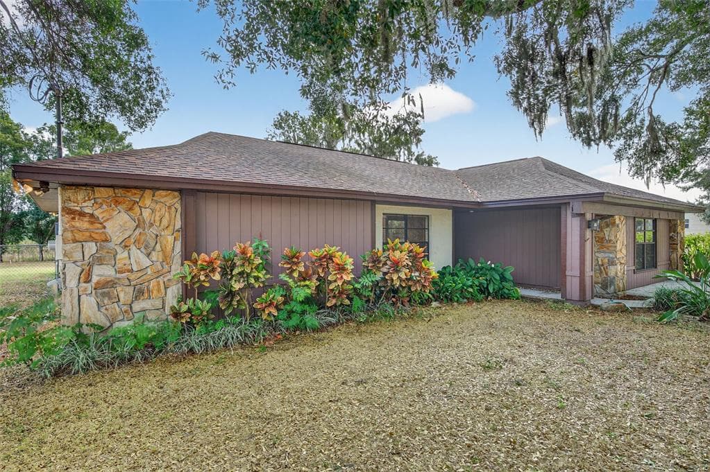 1825 STREETMAN DRIVE, LITHIA, FL 33547