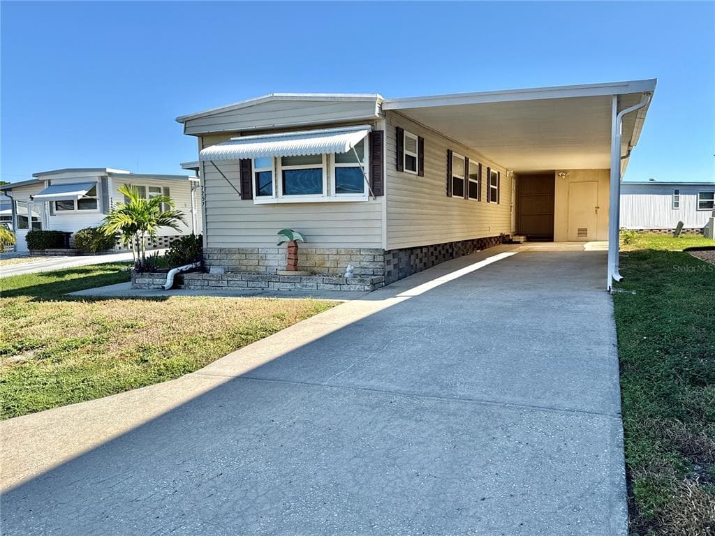 7257 MOUNT GEORGETOWN DRIVE Unit 565, Street PETERSBURG, FL 33702 photo 3