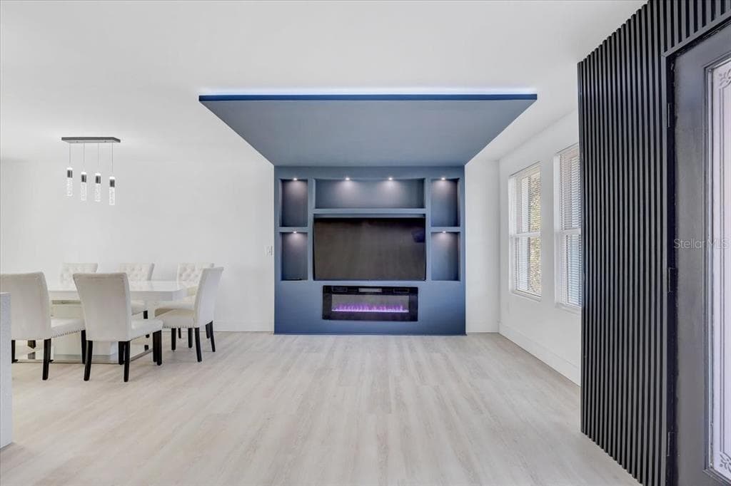 8401 LIBBY LANE, TAMPA, FL 33619 photo 4