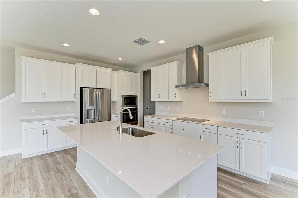 10160 SURREY ROSE Drive, SAN ANTONIO, FL 33576 photo 2