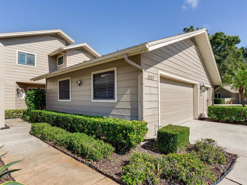 1057 ROYAL TROON COURT, TARPON SPRINGS, FL 34688 photo 3