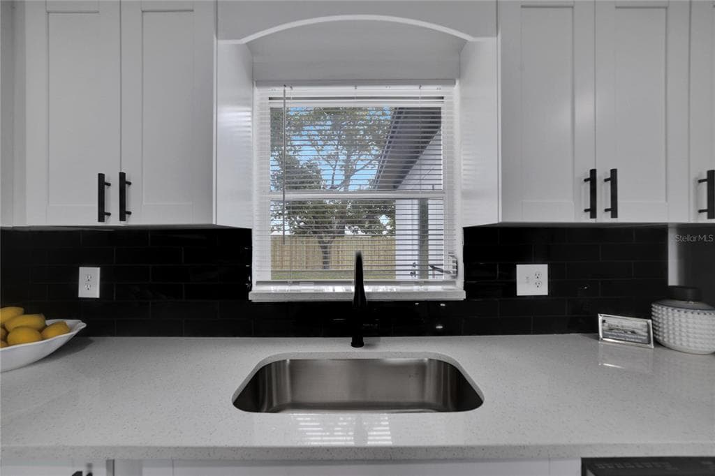 4012 VALENCIA Drive, NEW PORT RICHEY, FL 34652 photo 5