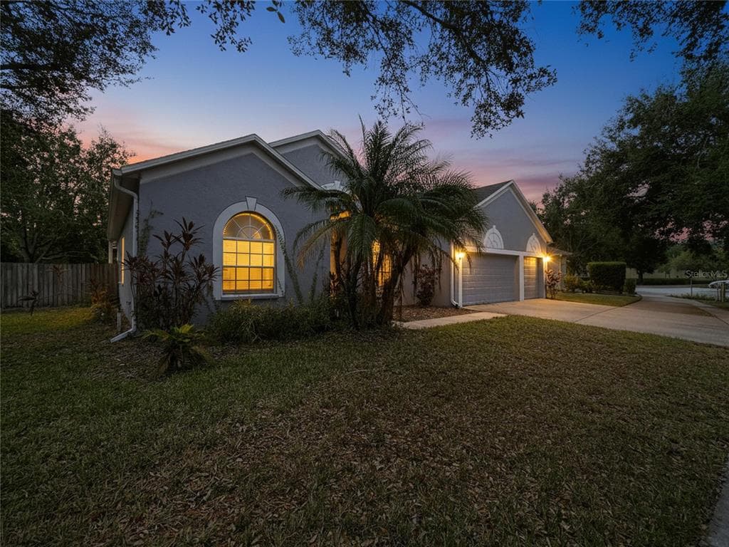 6813 REGENTS VILLAGE WAY, APOLLO BEACH, FL 33572 photo 3