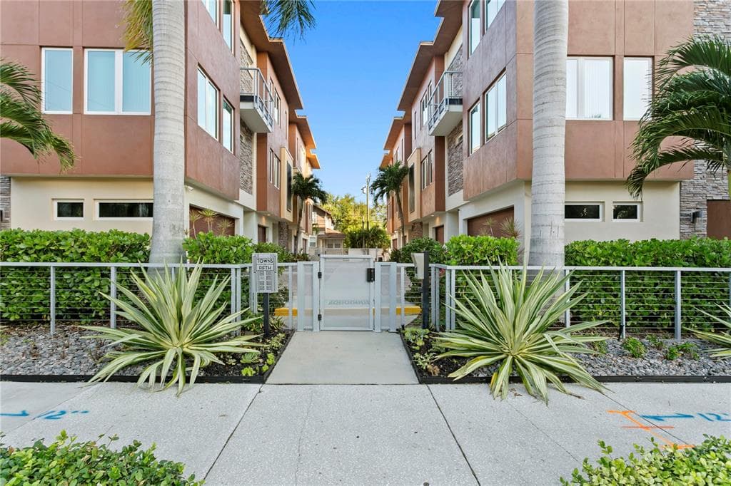 153 5TH AVENUE, Street PETERSBURG, FL 33701