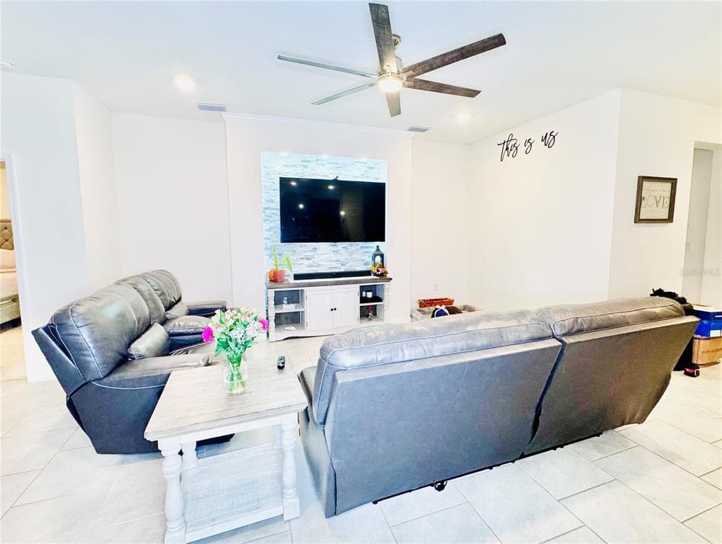 10801 TALLY FAWN LOOP, SAN ANTONIO, FL 33576 photo 5