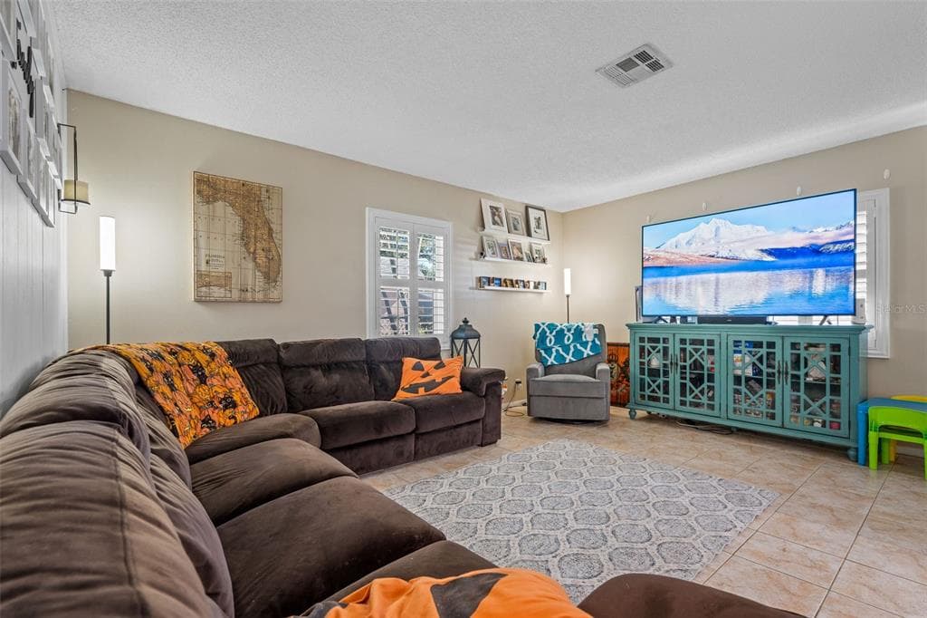 5558 57TH WAY, KENNETH CITY, FL 33709 photo 4