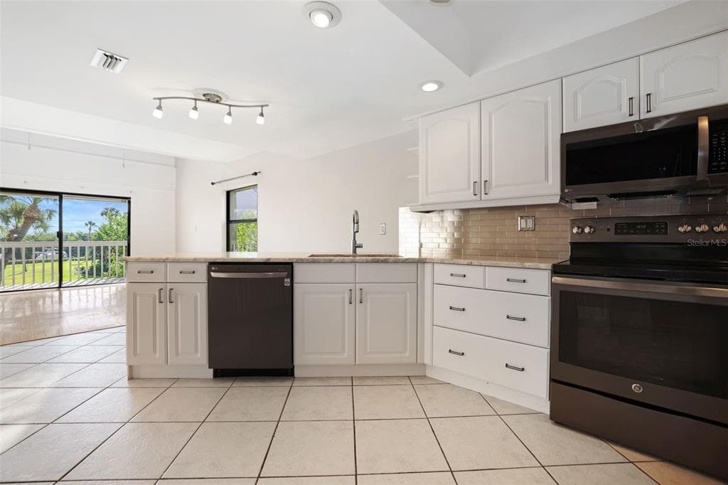 1355 PINELLAS BAYWAY, Unit# 19, ST PETERSBURG, FL, 33715 photo 5