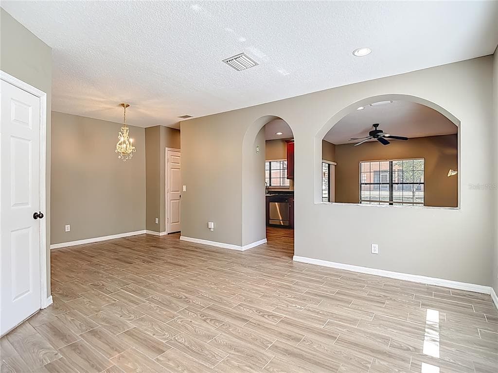 1046 TULLAMORE DRIVE, WESLEY CHAPEL, FL 33543 photo 4