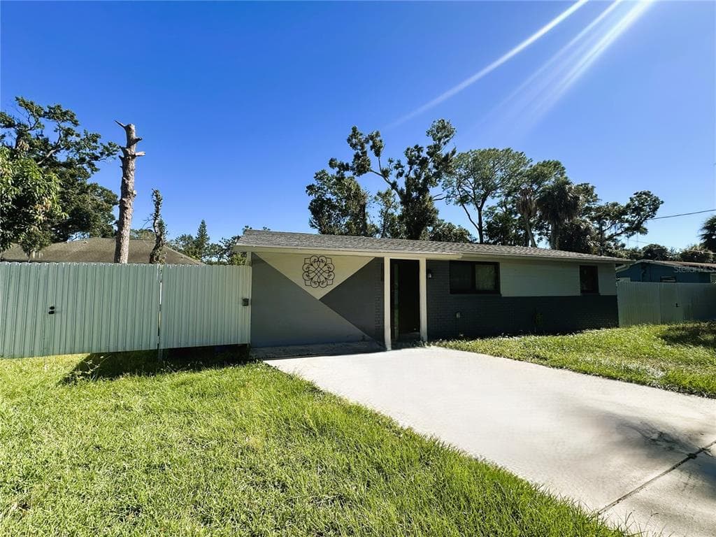 6507 ELLIOT Drive, TAMPA, FL 33615 photo 2