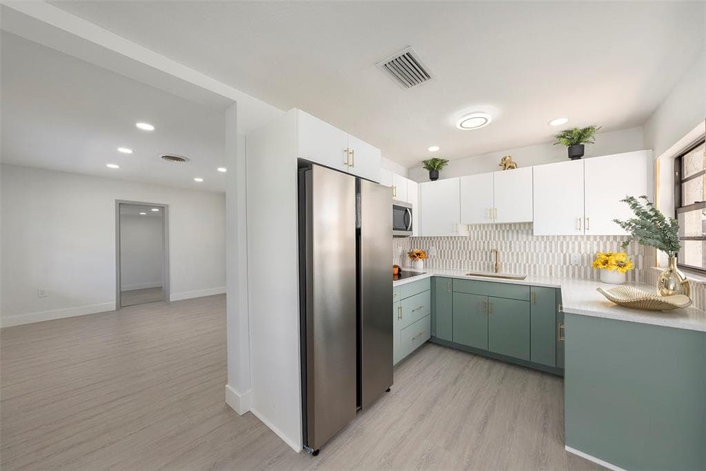 2520 KNOLLWOOD STREET, TAMPA, FL 33614 photo 4