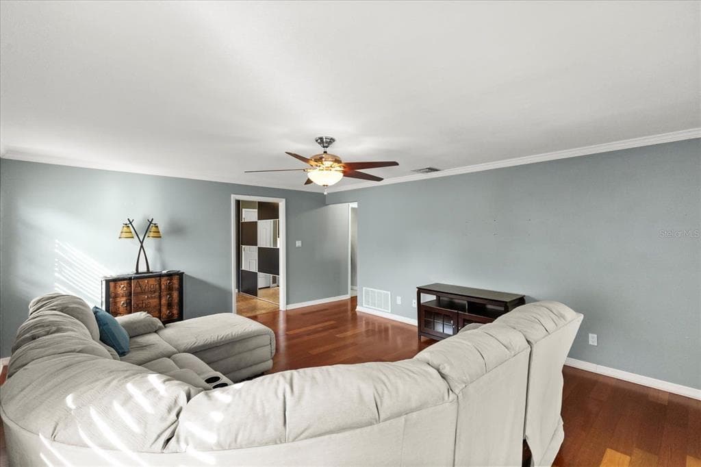 1561 MAC CHARLES Court, DUNEDIN, FL 34698 photo 4