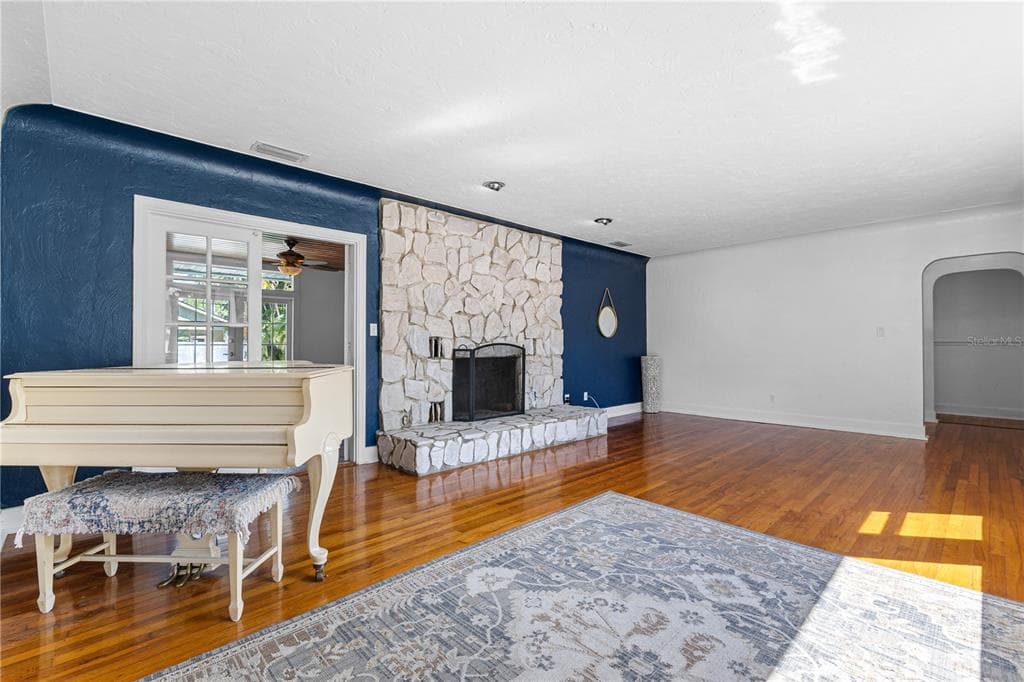 8231 36TH AVENUE, Street PETERSBURG, FL 33710 photo 5