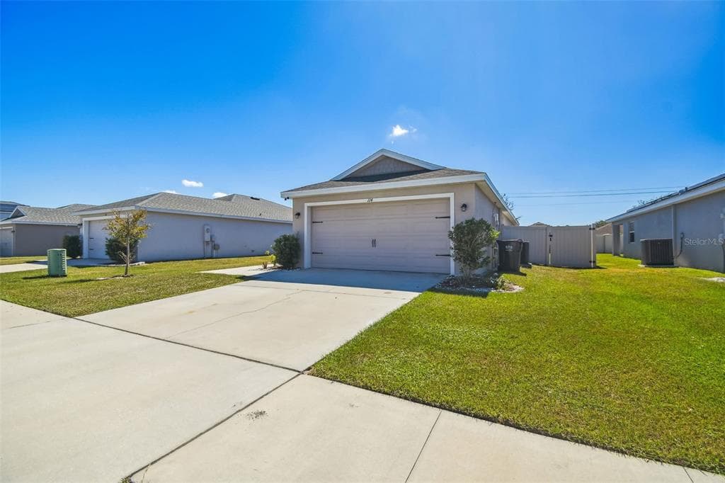 114 EAGLE SUMMIT Drive, RUSKIN, FL 33570 photo 4
