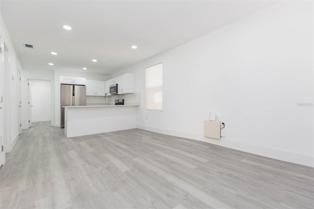 8204 10TH, TAMPA, FL 33604 photo 4