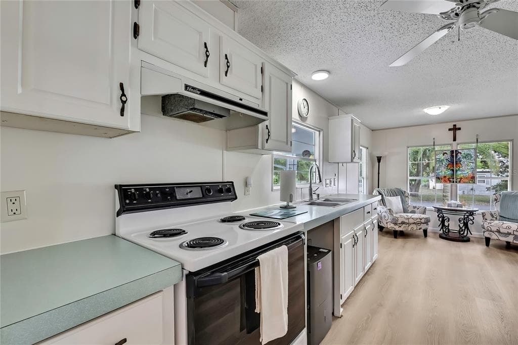 12160 SARA, BROOKSVILLE, FL 34613 photo 5