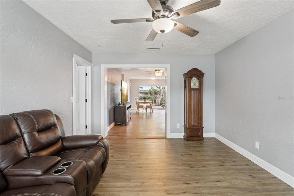 8788 56TH WAY, PINELLAS PARK, FL 33782 photo 2