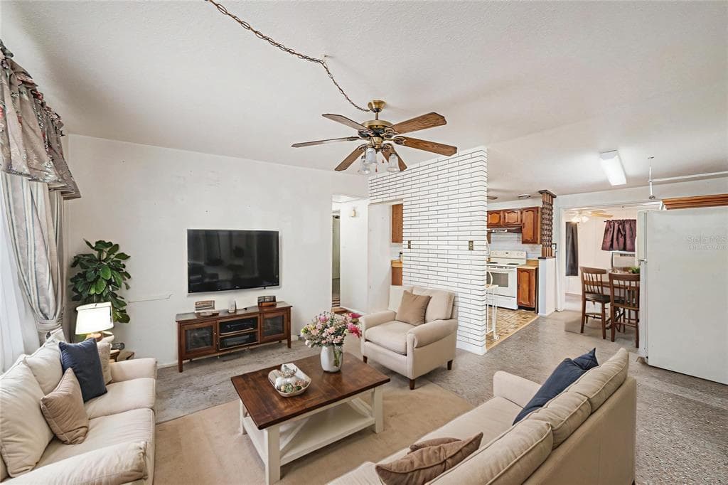 8481 93RD Avenue, SEMINOLE, FL 33777 photo 5