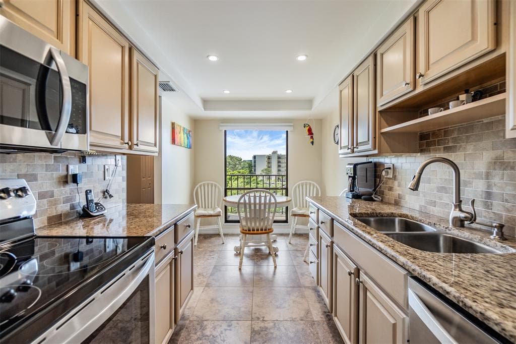 2700 COVE CAY DRIVE Unit 5G, CLEARWATER, FL 33760 photo 2