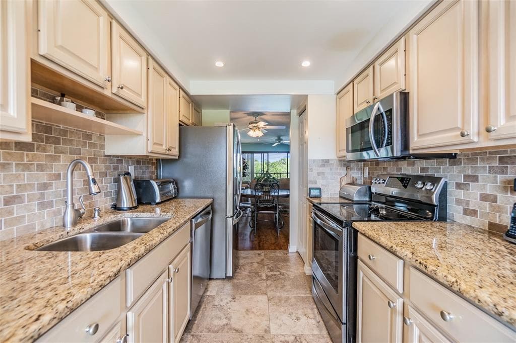 2700 COVE CAY DRIVE Unit 5G, CLEARWATER, FL 33760 photo 5