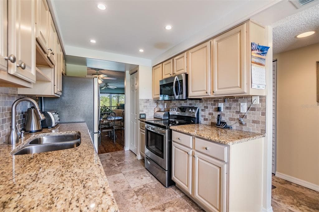 2700 COVE CAY DRIVE Unit 5G, CLEARWATER, FL 33760 photo 4