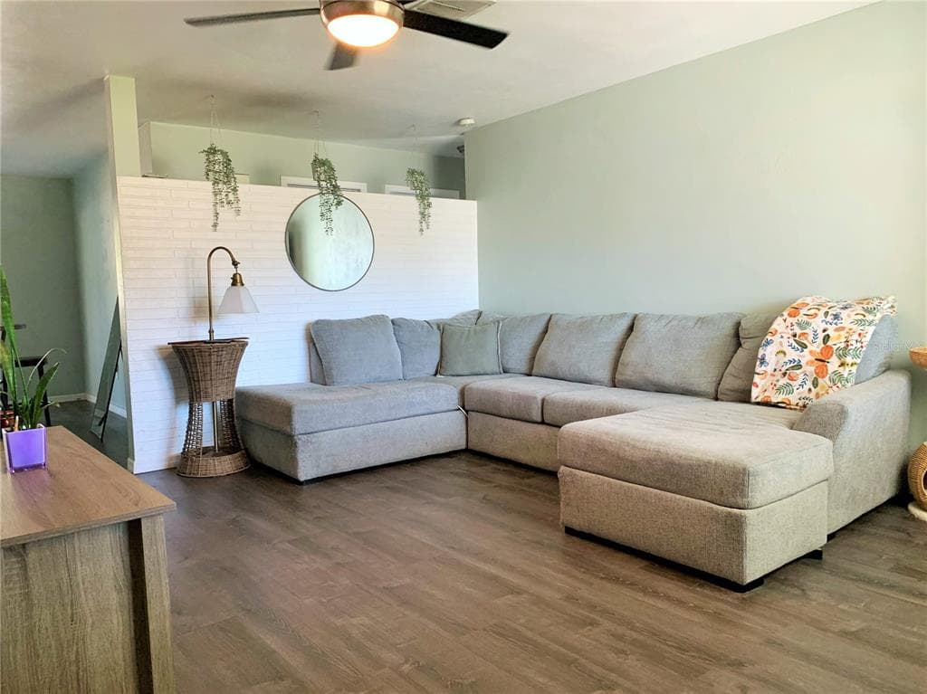 3301 39TH Street, Street PETERSBURG, FL 33713 photo 2