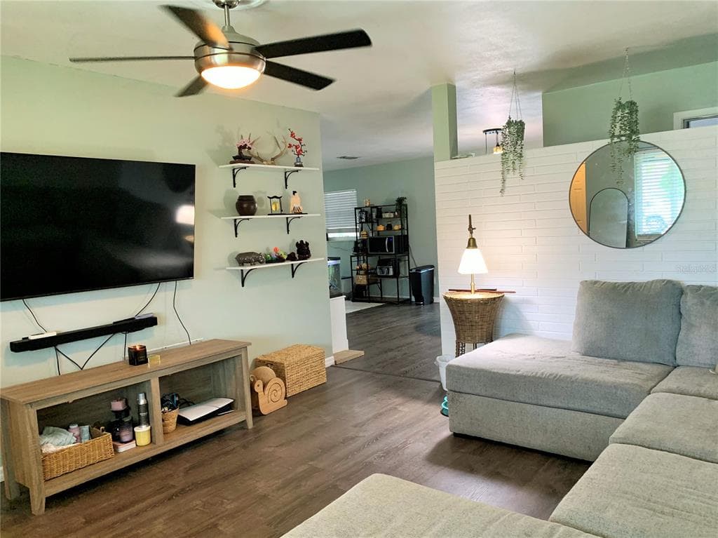 3301 39TH Street, Street PETERSBURG, FL 33713 photo 4