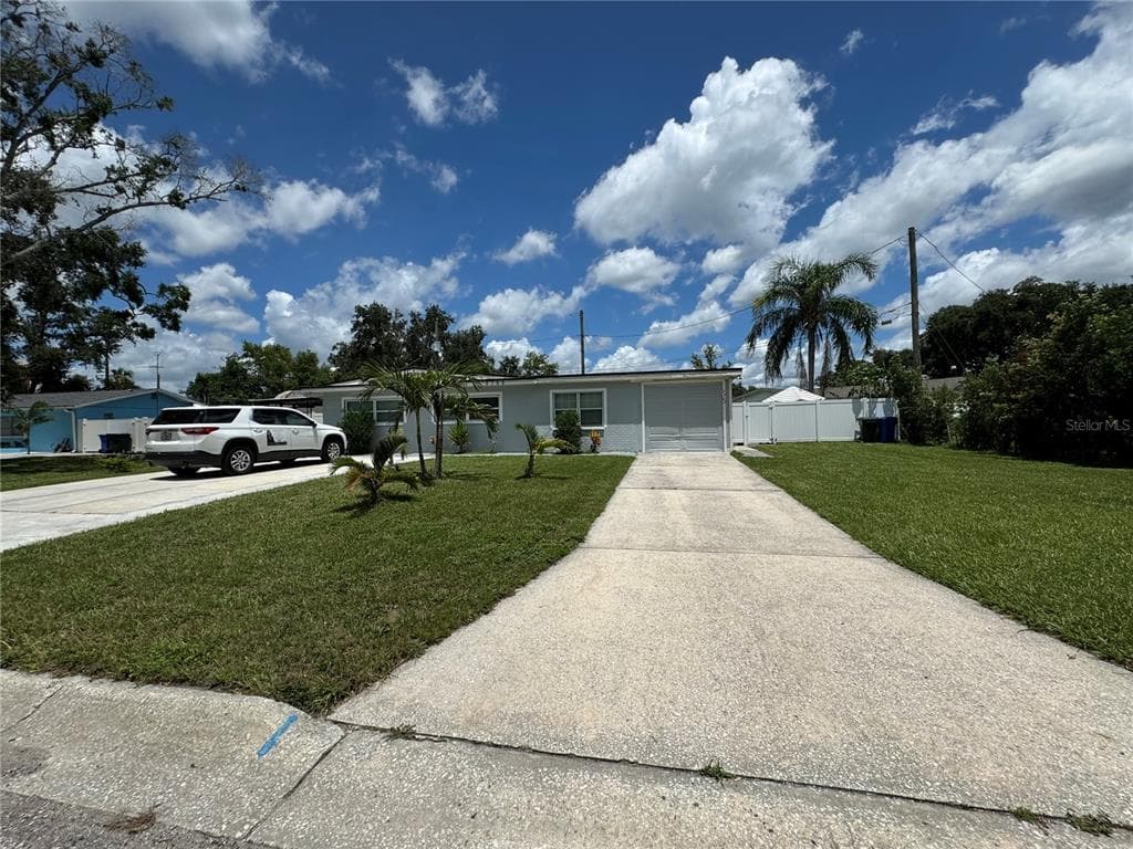 2702 CAMPUS HILL DRIVE, TAMPA, FL 33612 photo 2