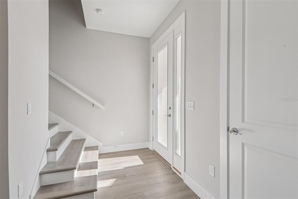 31875 OYSTER PIER COURT, WESLEY CHAPEL, FL 33545 photo 2