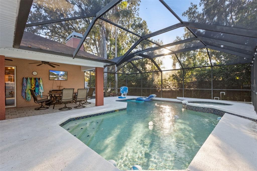 16502 CAYMAN Drive, TAMPA, FL 33624 photo 5