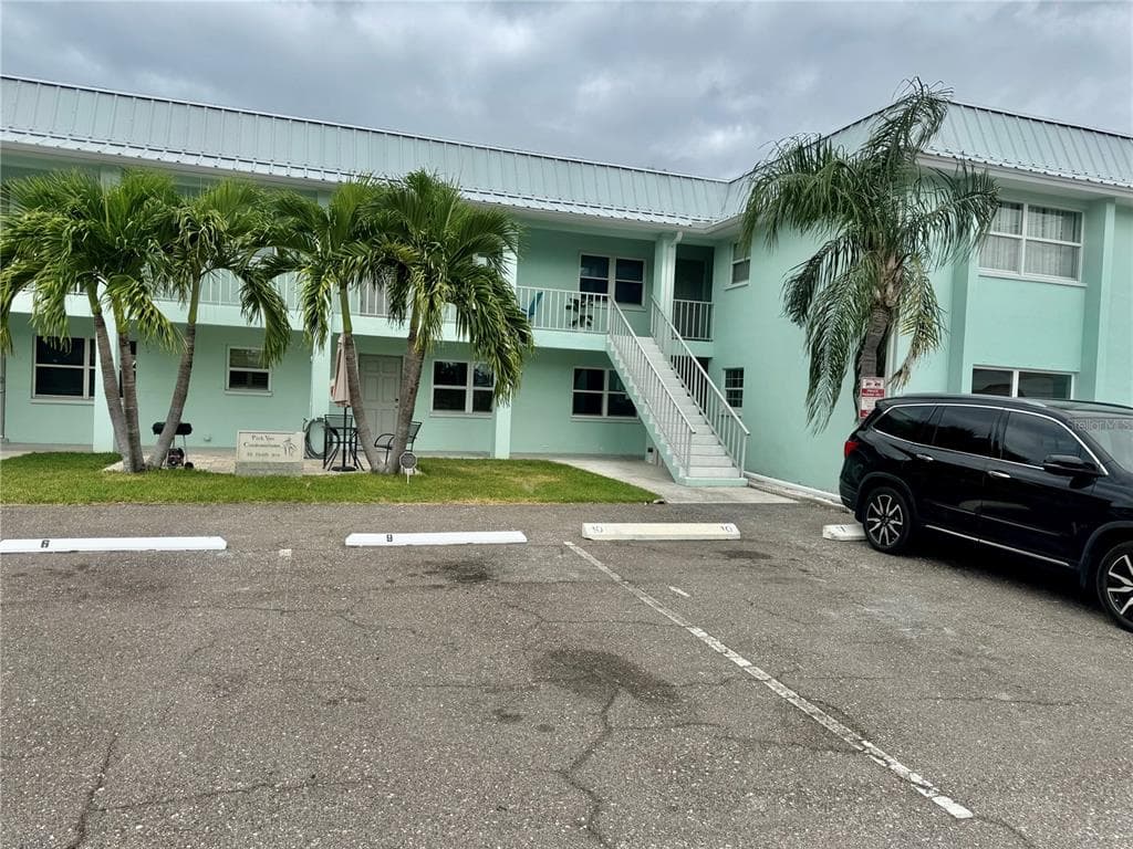 10 164TH Avenue Unit 11, REDINGTON BEACH, FL 33708 photo 2