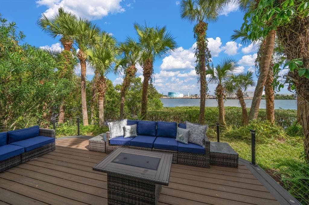 1123 SHIPWATCH Circle, TAMPA, FL 33602 photo 3