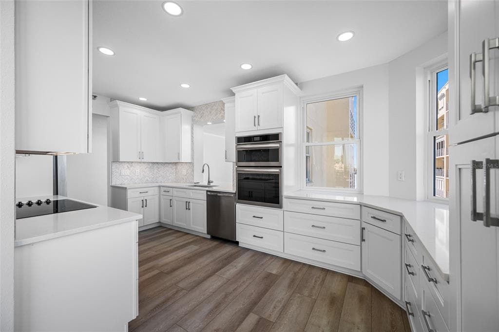 7872 SAILBOAT KEY BOULEVARD Unit 306, SOUTH PASADENA, FL 33707 photo 5