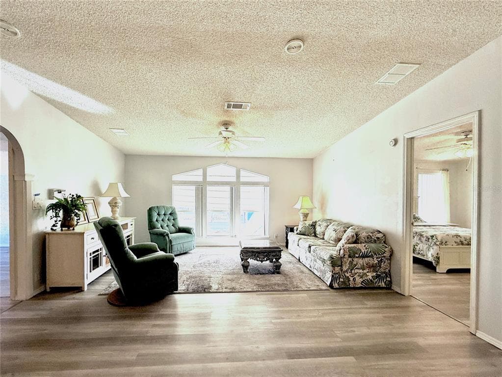 209 SAINT THOMAS Circle, APOLLO BEACH, FL 33572 photo 3