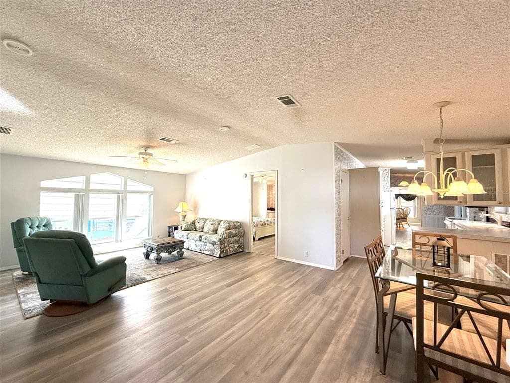 209 SAINT THOMAS Circle, APOLLO BEACH, FL 33572 photo 5