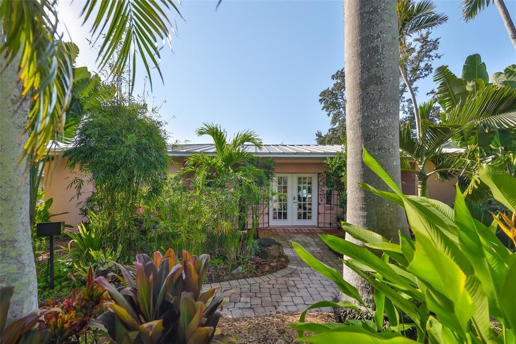 2158 BLOSSOM WAY, Street PETERSBURG, FL 33712 photo 2