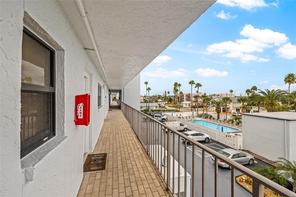 14001 GULF Boulevard Unit 304, MADEIRA BEACH, FL 33708 photo 3