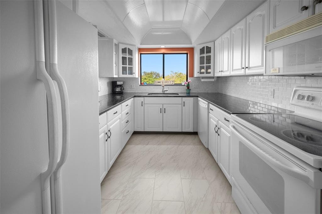 408 TARPON POINT, TARPON SPRINGS, FL 34689 photo 4